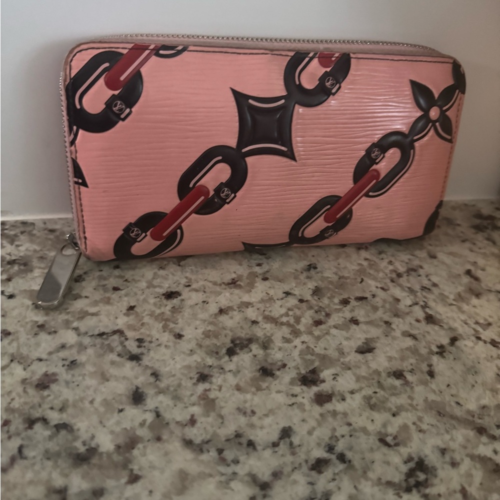 Louis Vuitton EPI Pink Zippy Long Wallet Chain & Flower Pattern - Picture 2 of 11